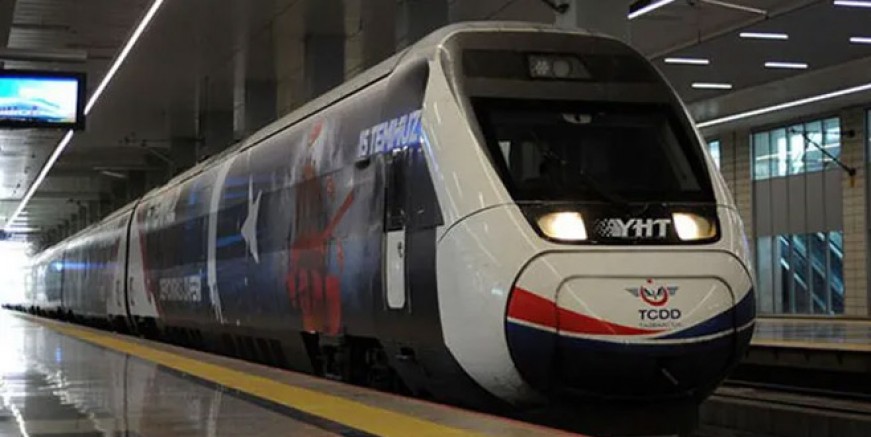 15 Temmuz treni ilk seferi için yola çıktı