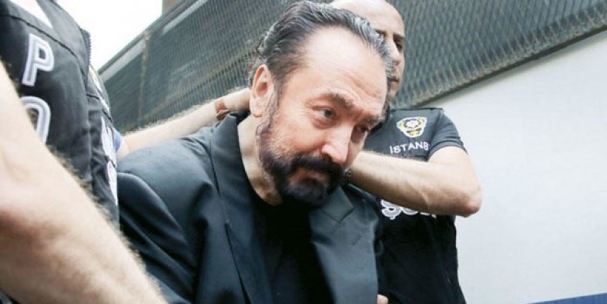 Adnan Oktar davasında üç tahliye!