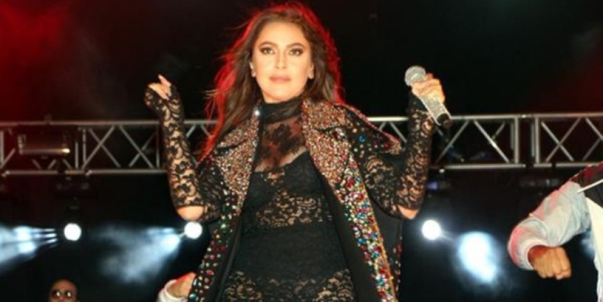 Hadise dansıyla olay oldu!