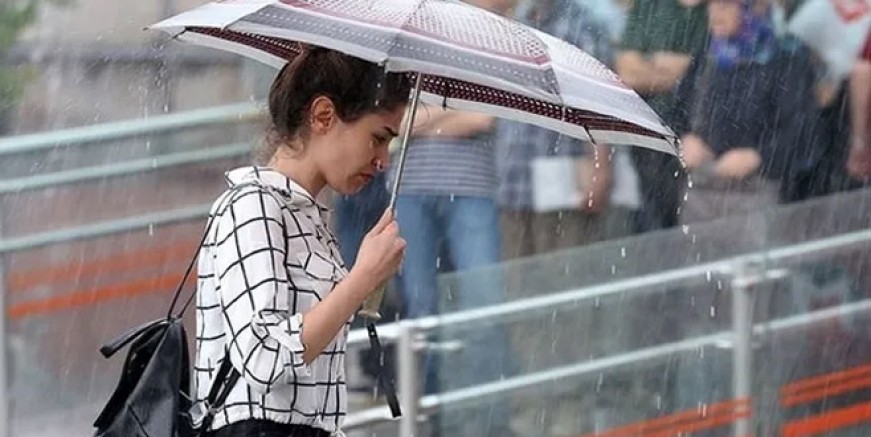 İstanbul şiddetli sağanak yağmura teslim