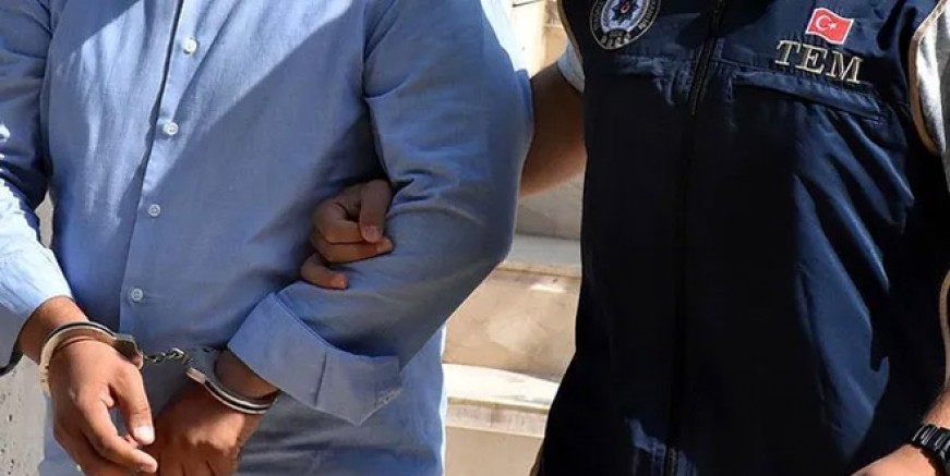 İzmir’de FETÖ operasyonu; 47 gözaltı