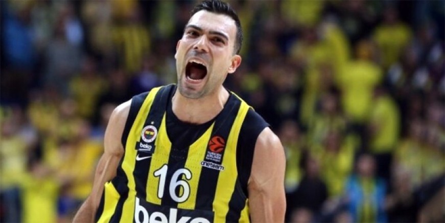 Kostas Sloukas Fenerbahçe’de kaldı