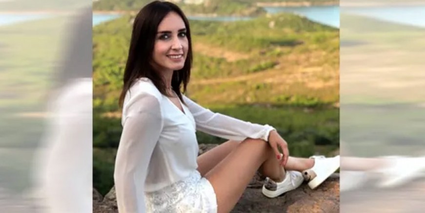 Nazlı Çelik şort giydi sosyal medya karıştı!