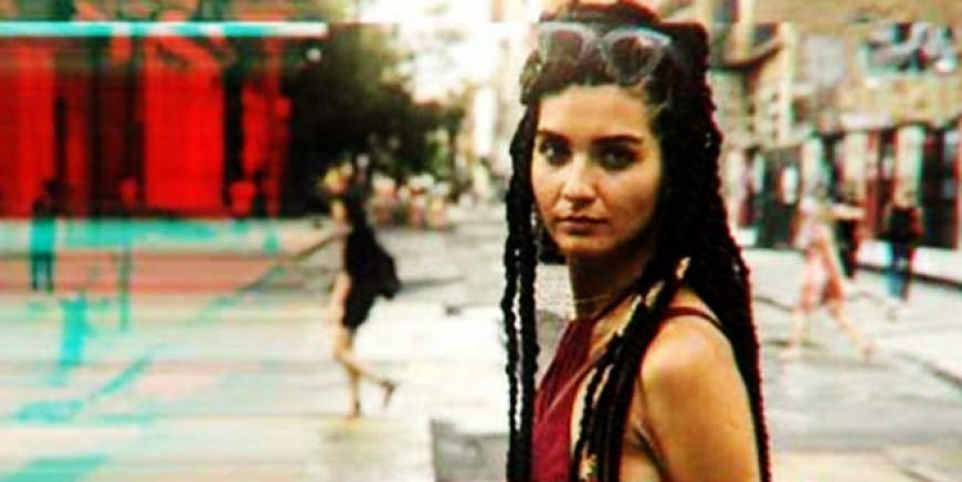 Tuba Büyüküstün Afrika örgüsü yaptırdı