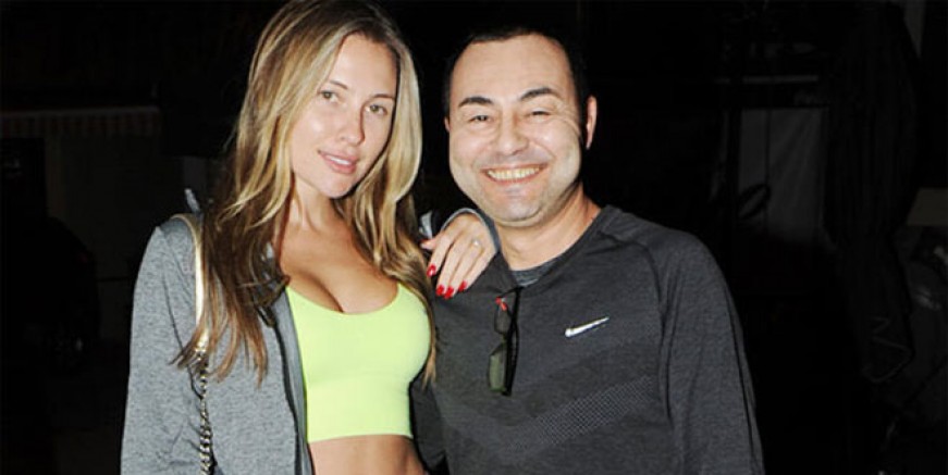 Chloe Loughnan ülkesine döndü!