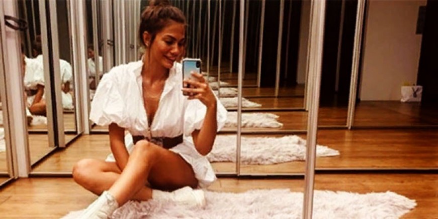 Demet Özdemir bikinisiyle Instagram’ı salladı