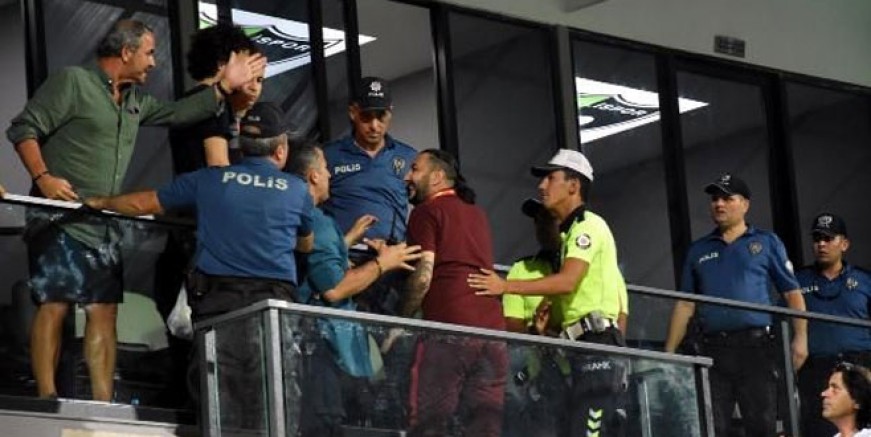 Denizlispor – Galatasaray maçında ortalık karıştı