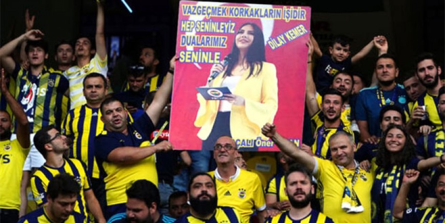 Fenerbahçe taraftarı Dilay Kemer’e destek verdi