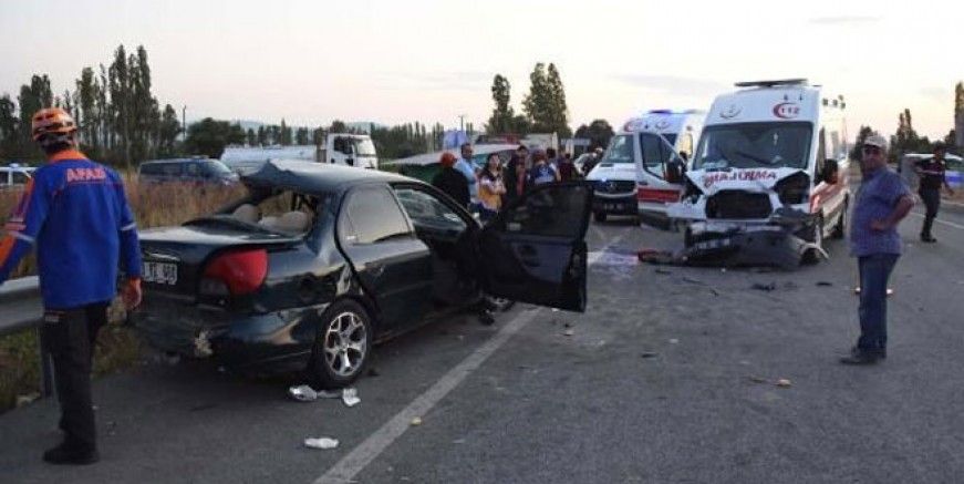 Kütahya’da katliam gibi kaza; 3 ölü