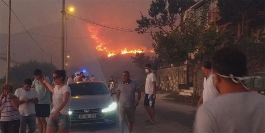 Marmara Adası alev alev yandı!
