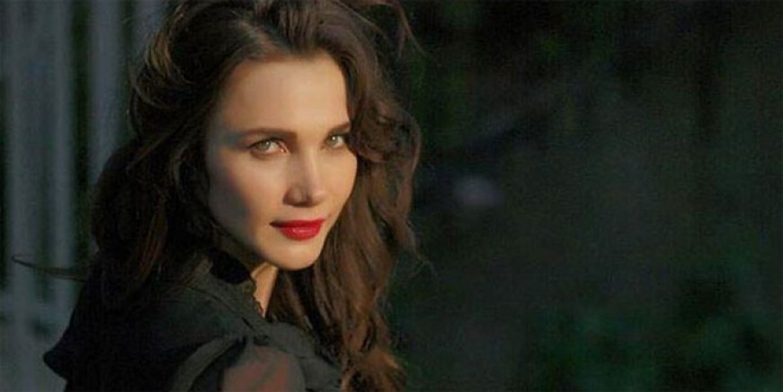 Yasemin Hadivent setlere dönüyor