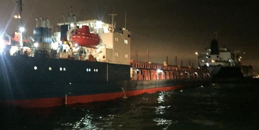 Zeytinburnu açıklarında iki gemi çarpıştı