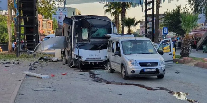 Adana’da polis aracına bombalı saldırı!