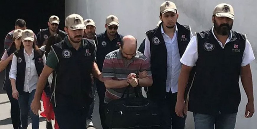 FETÖ’nün sözde ‘Türkiye imamı’ ile eşi tutuklandı