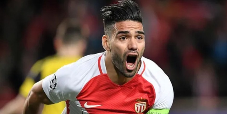 Galatasaray Falcao’yu KAP’a bildirdi