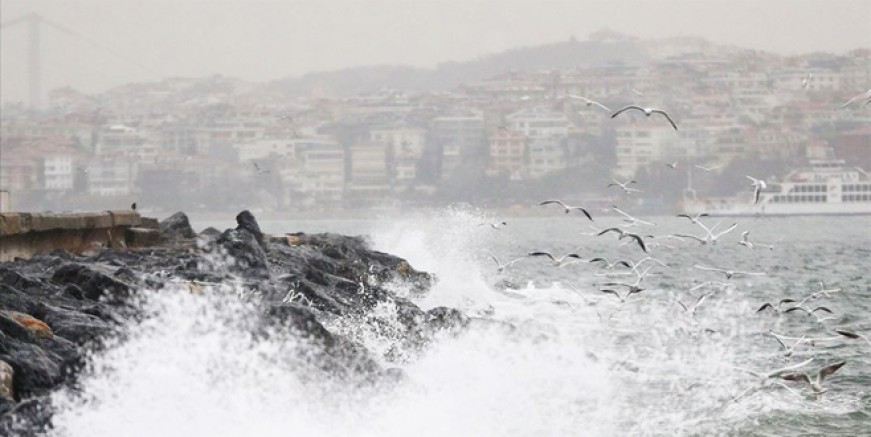 İstanbul’a kuvvetli sağanak ve fırtına uyarısı