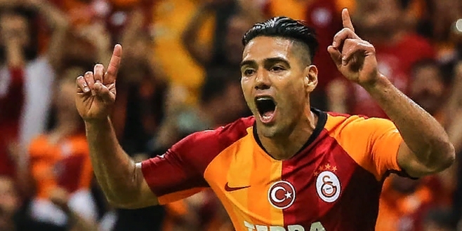 Radamel Falcao golle başladı
