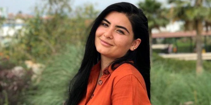 Hanife’den mini etekli paylaşım