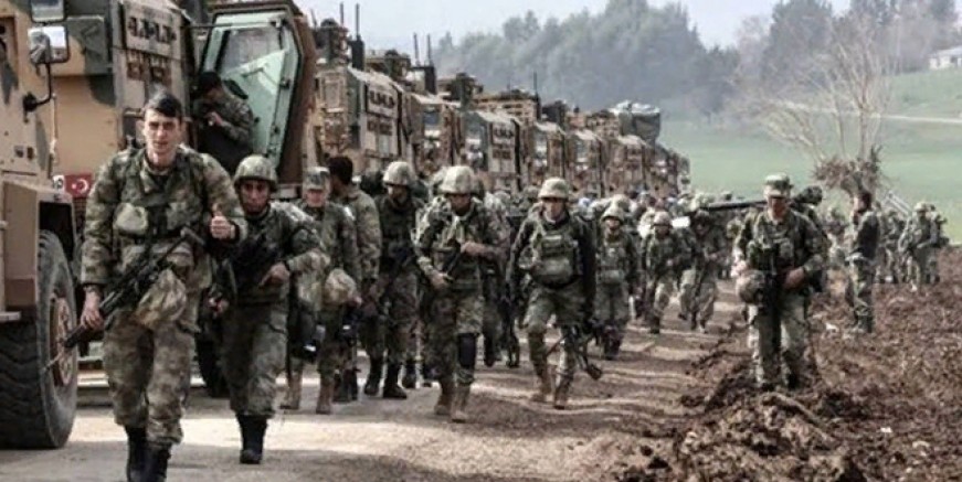 Türk askerleri sınırı geçmeye başladı
