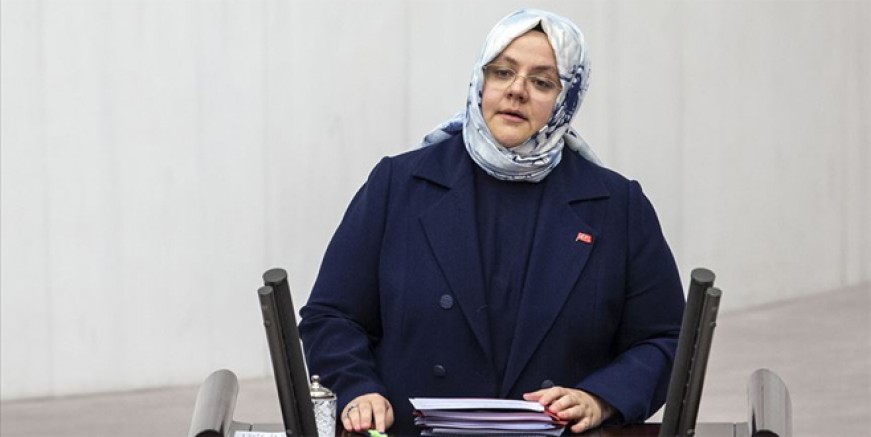 Zehra Zümrüt Selçuk EYT’ye noktayı koydu