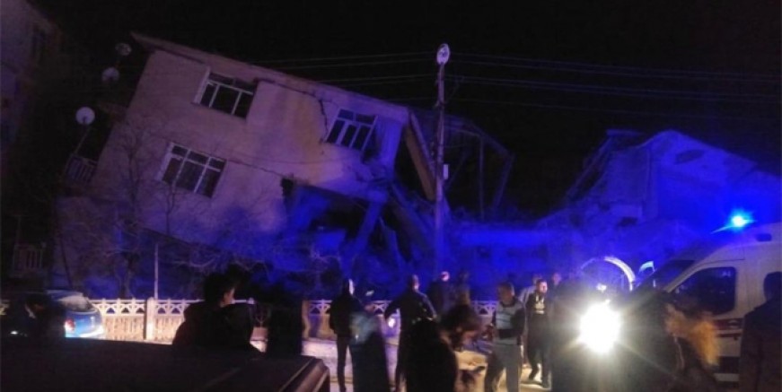 Elazığ depreminde 4 kişi hayatını kaybetti