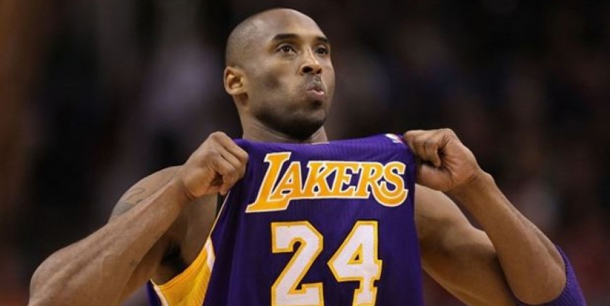 Kobe Bryant helikopter kazasında hayatını kaybetti