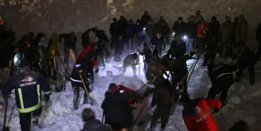 Bahçesaray’da çığ faciası; 5 ölü