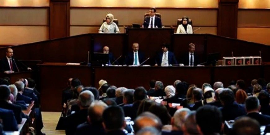 Ekrem İmamoğlu Meclis’te küfür mü etti?