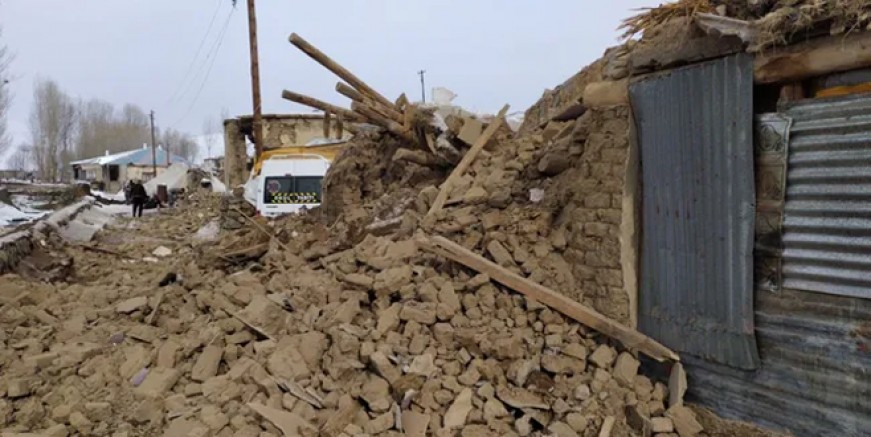 İran depremi Van’ı fena vurdu; 9 ölü