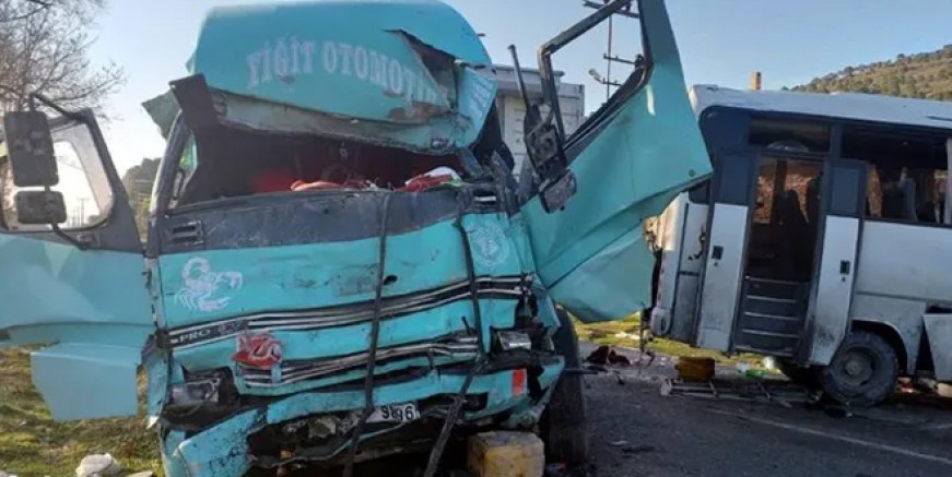 İzmir’de katliam gibi kaza; 4 ölü