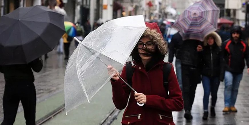 Meteoroloji İstanbul için lodos fırtınası uyarısı yaptı