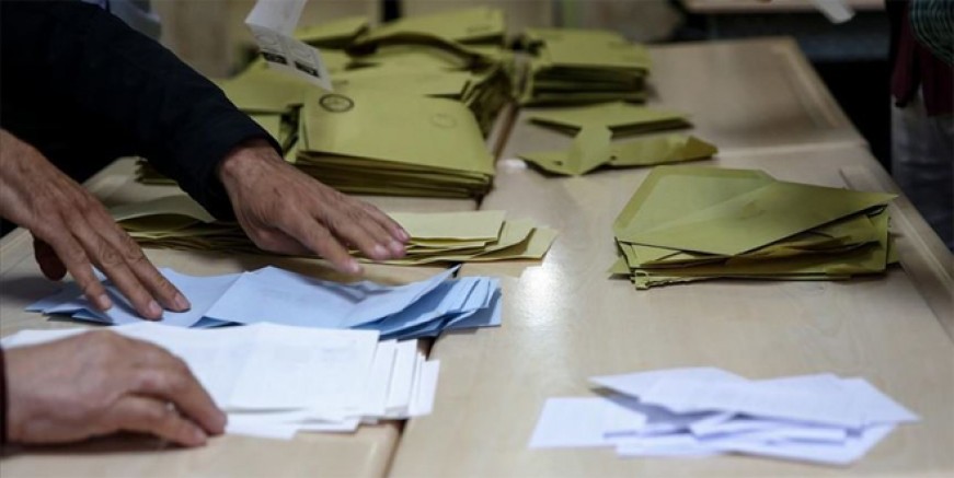 Son ankete göre 3 parti baraj altında kalıyor