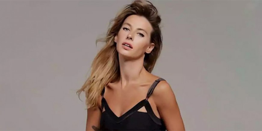 Tuba Ünsal iç çamaşırsız poz verdi