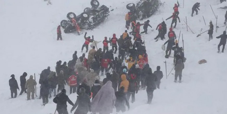 Van’da bilanço korkunç; 38 canı kaybettik!