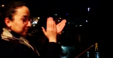 Sağlık çalışanlarına alkışlı destek