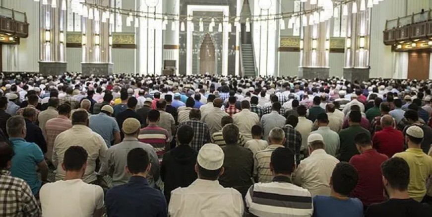 Diyanet’ten cuma namazı açıklaması