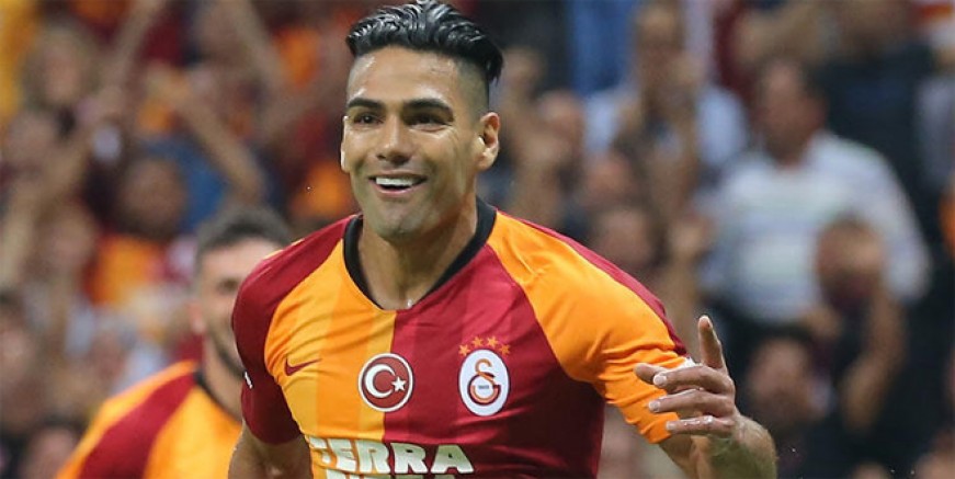 Radamel Falcao bir açıldı pir açıldı!