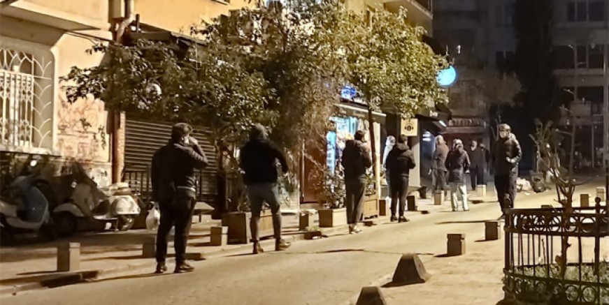 Sokağa çıkma yasağının ardından fırınlara akın