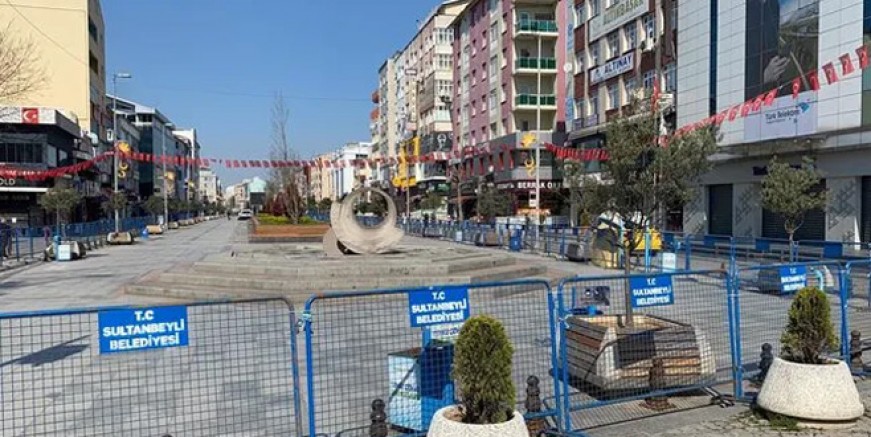 Sultanbeyli Kent Meydanı yaya trafiğine kapatıldı