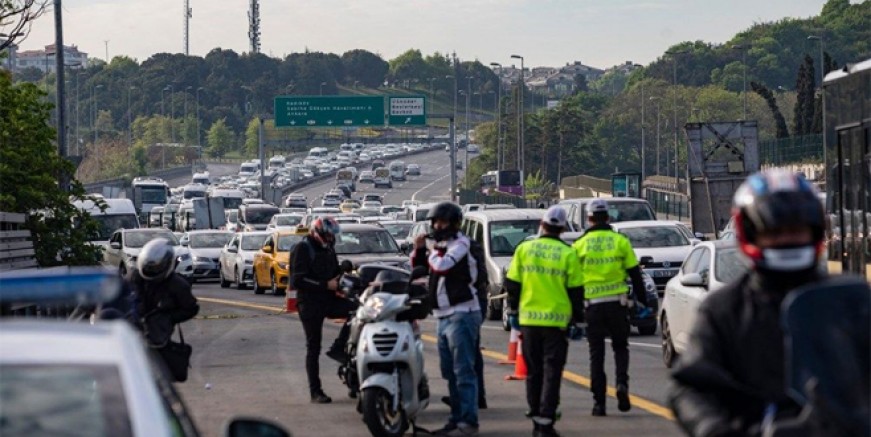 İstanbullular bugün yine yollara düştü