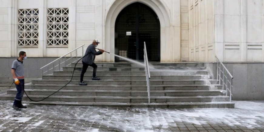 Kartal Belediyesi camileri ibadete hazırladı