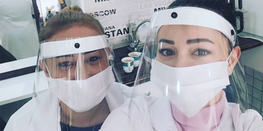 Kuaför ve berberler hizmete başladı