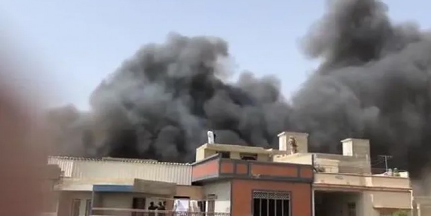Pakistan’da yolcu uçağı yerleşim alanına düştü