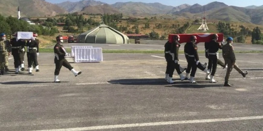 Hakkari şehitlerine hazin veda