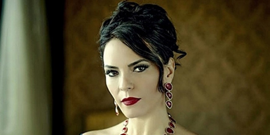 Yeşim Salkım çıplak videosuyla sosyal medyayı salladı