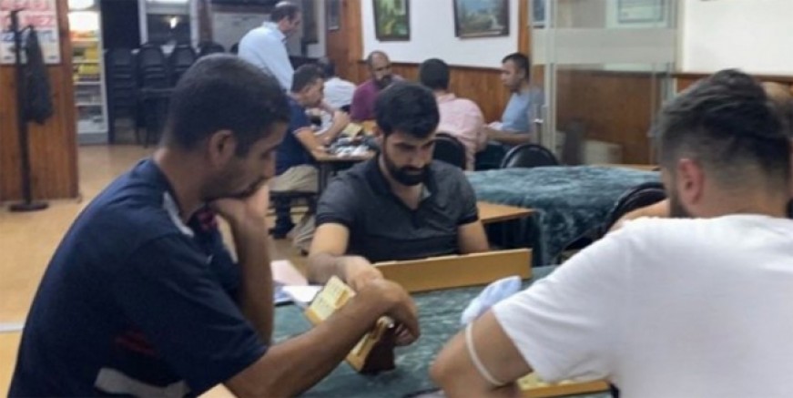 Maltepe’de kıraathaneye okey baskını