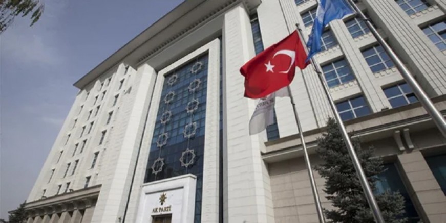AK Parti’de 22 ilçe başkanı görevden alındı