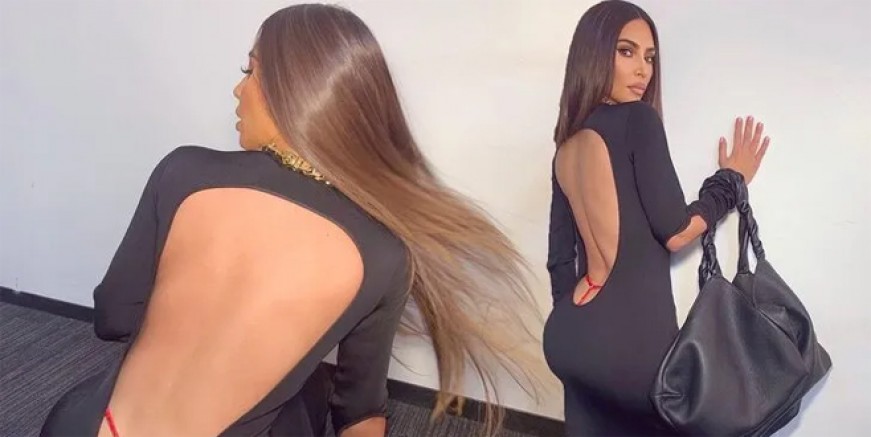 Kim Kardashian tangasını gösterdi!