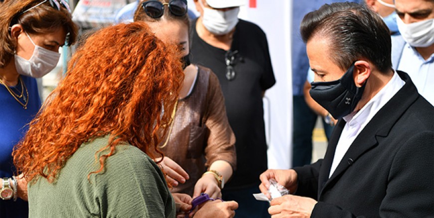Tuzla’da koronavirüse el dezenfektan bilekli çözüm
