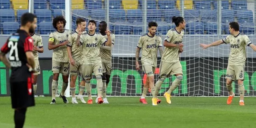 Fenerbahçe deplasman fobisini yendi
